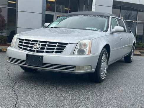 Used 2011 Cadillac DTS Limousine image 1
