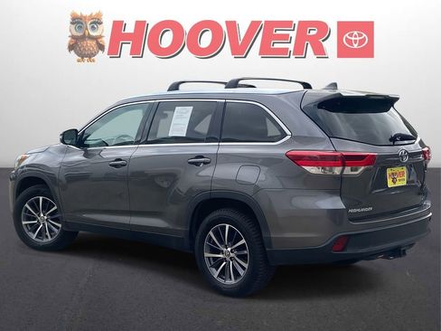 Used 2019 Toyota Highlander XLE image 5