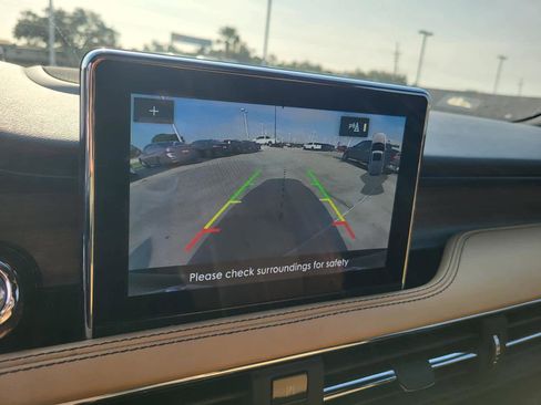 Used 2020 Lincoln Corsair Reserve w/ Rear Removable Package Tray image 20