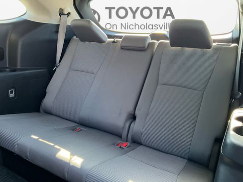 Used 2023 Toyota Highlander LE AWD/4WD image 26