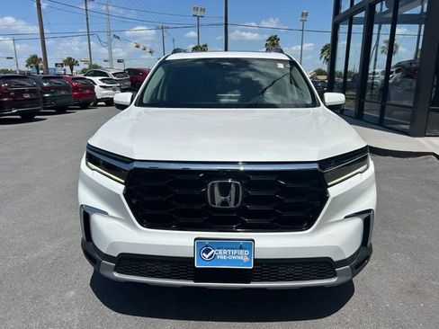 Used 2025 Honda Pilot Elite image 2
