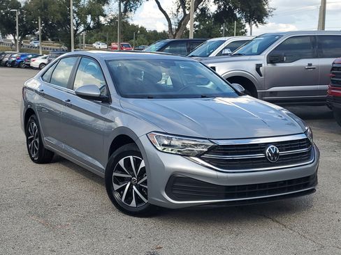 Used 2024 Volkswagen Jetta S image 1