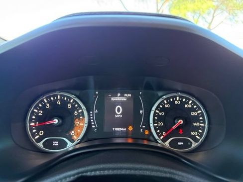 Used 2018 Jeep Renegade Latitude w/ Popular Equipment Group AWD/4WD image 14