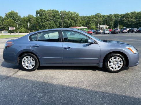 Used 2010 Nissan Altima 2.5 S FWD image 5