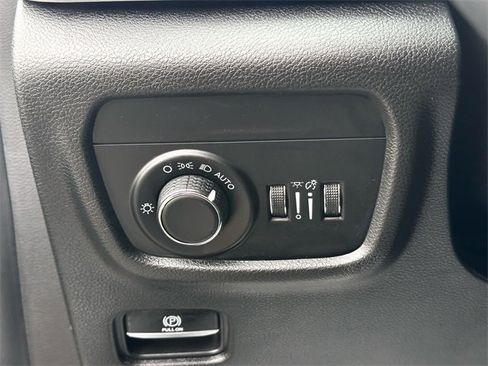 Used 2023 Jeep Grand Cherokee L Laredo image 22