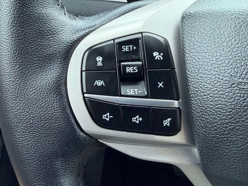 Certified 2022 Ford Explorer XLT w/ Equipment Group 202A RWD image 24