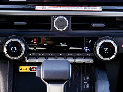 New 2026 Toyota 4Runner Limited AWD/4WD image 38