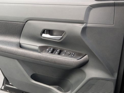 New 2025 Nissan Kicks SV w/ SV Premium Package FWD image 12
