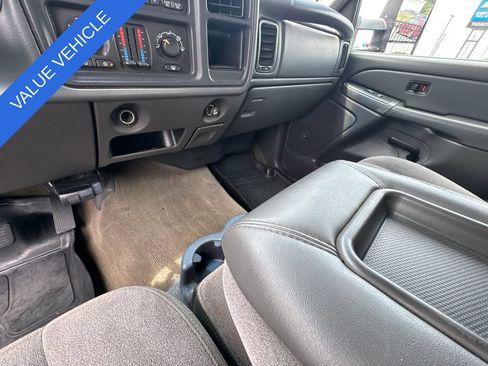 Used 2006 Chevrolet Silverado 2500 LT w/ Heavy-Duty Power Package RWD image 27