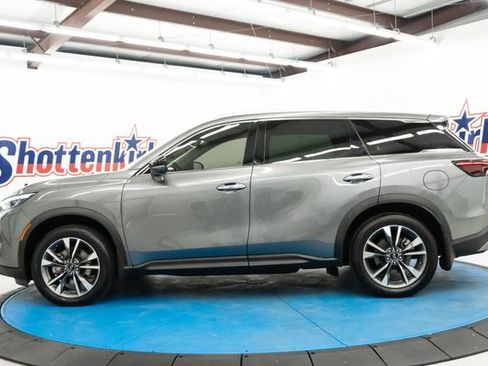 Used 2023 INFINITI QX60 Luxe w/ Cargo Package FWD image 5