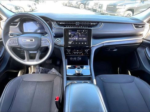 Used 2023 Jeep Grand Cherokee L Laredo image 21