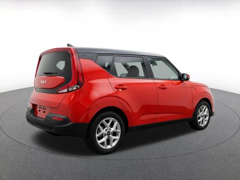 Used 2025 Kia Soul LX w/ LX Technology Package FWD image 11