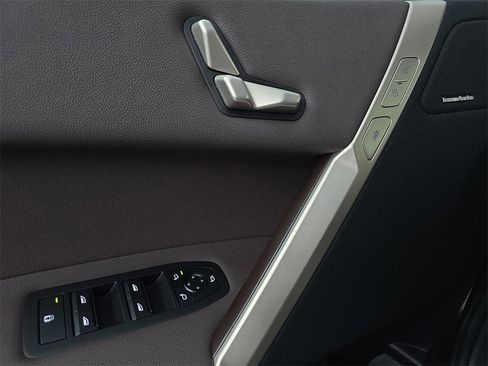 New 2026 BMW iX xDrive45 image 27