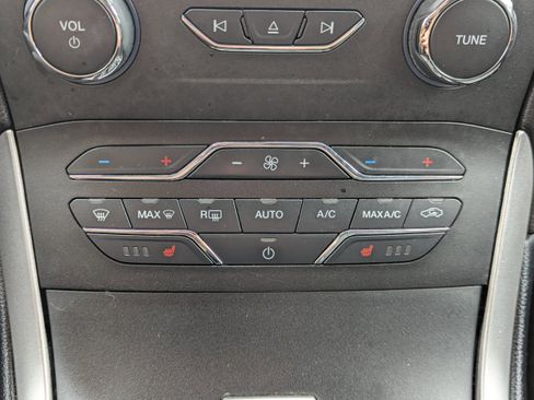 Used 2018 Ford Edge SEL w/ Equipment Group 201A AWD/4WD image 15