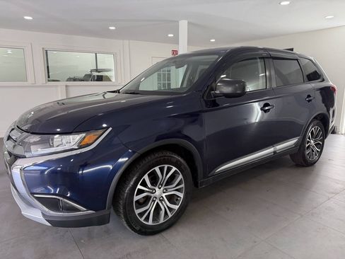 Used 2018 Mitsubishi Outlander SEL AWD/4WD image 2