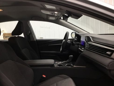 Used 2025 Toyota Camry SE image 21