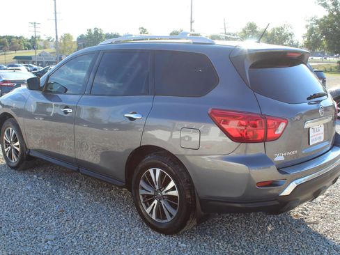 Used 2018 Nissan Pathfinder S image 3