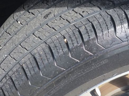 Used 2023 Jeep Grand Cherokee L Limited w/ Luxury Tech Group II image 25