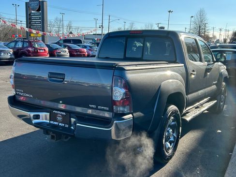 Used 2013 Toyota Tacoma 4x4 Double Cab w/ SR5 Pkg image 6