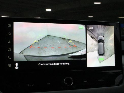 New 2025 Mitsubishi Outlander SE image 13