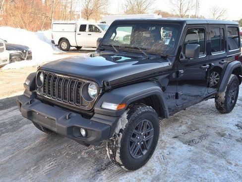 Used 2024 Jeep Wrangler Sport S image 4