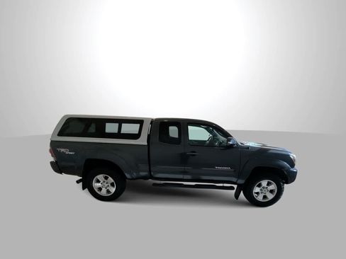 Used 2013 Toyota Tacoma 4x4 Access Cab V6 w/ TRD Sport Pkg image 9