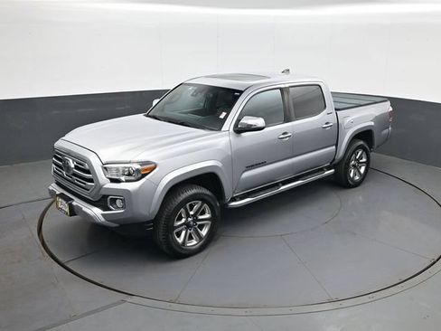 Used 2019 Toyota Tacoma Limited AWD/4WD image 13