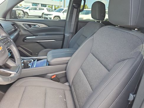 Used 2024 Chevrolet Traverse LS FWD image 15