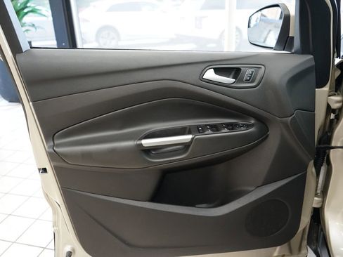 Used 2017 Ford Escape SE FWD image 22