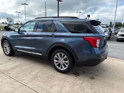 Used 2020 Ford Explorer XLT w/ Equipment Group 202A RWD image 2