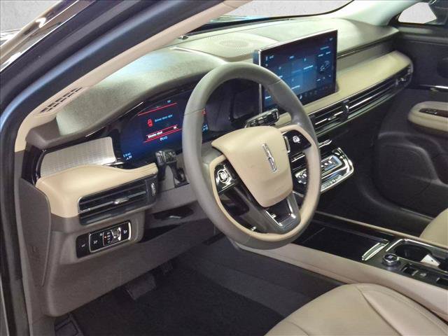 Used 2023 Lincoln Corsair FWD image 10