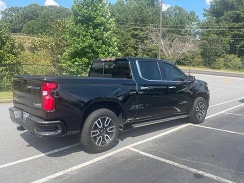 Used 2020 Chevrolet Silverado 1500 High Country w/ Technology Package AWD/4WD image 3