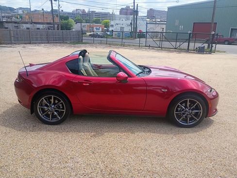 Used 2020 MAZDA MX-5 Miata RF Grand Touring RWD image 13