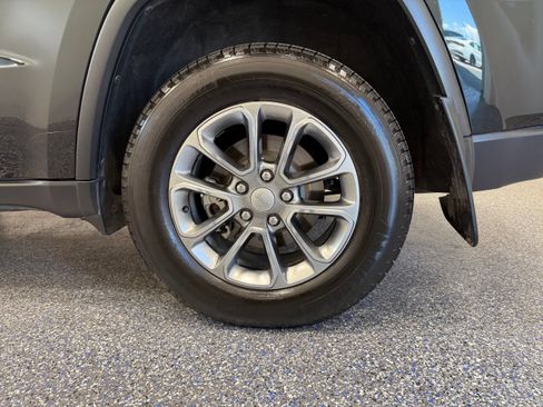 Used 2014 Jeep Grand Cherokee Limited w/ Trailer Tow Group IV AWD/4WD image 12