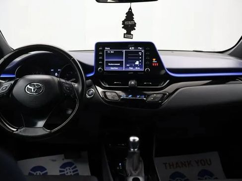 Used 2022 Toyota C-HR XLE FWD image 19