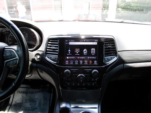 Used 2020 Jeep Grand Cherokee Altitude image 8