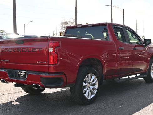 Used 2020 Chevrolet Silverado 1500 Custom w/ Custom Value Package image 15