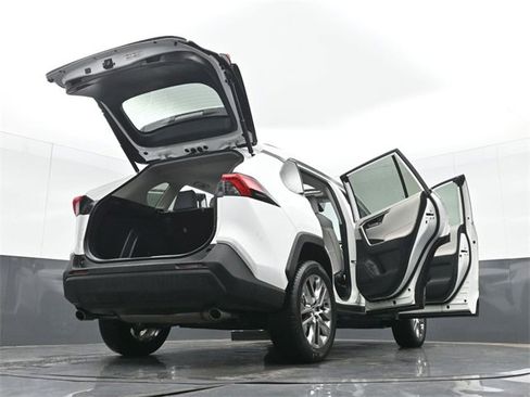 Used 2020 Toyota RAV4 XLE Premium image 54