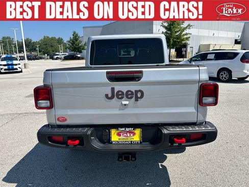 Used 2022 Jeep Gladiator Rubicon w/ Cold Weather Group AWD/4WD image 4