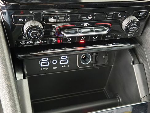 New 2025 Jeep Grand Cherokee Limited image 17