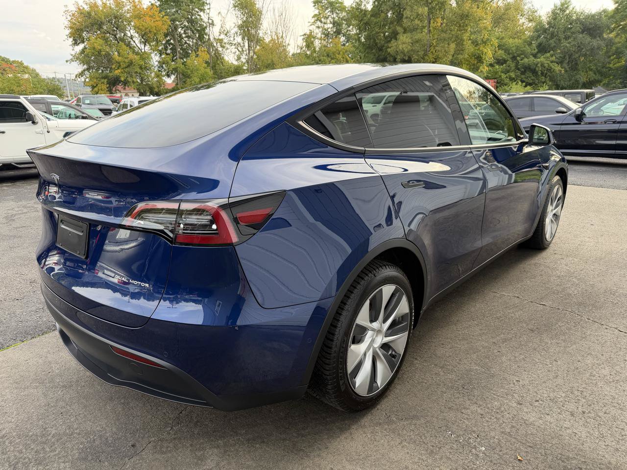 Used 2021 Tesla Model Y Long Range AWD/4WD image 4