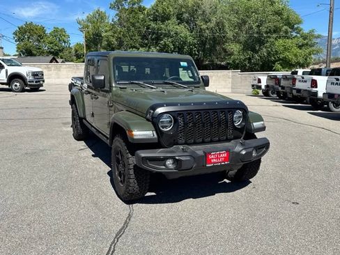 Used 2022 Jeep Gladiator Sport AWD/4WD image 10