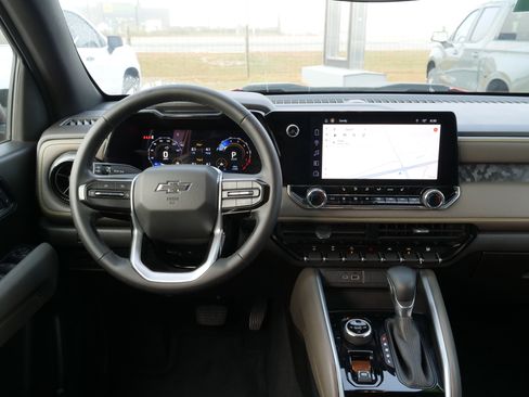 Used 2024 Chevrolet Colorado ZR2 w/ Technology Package image 20