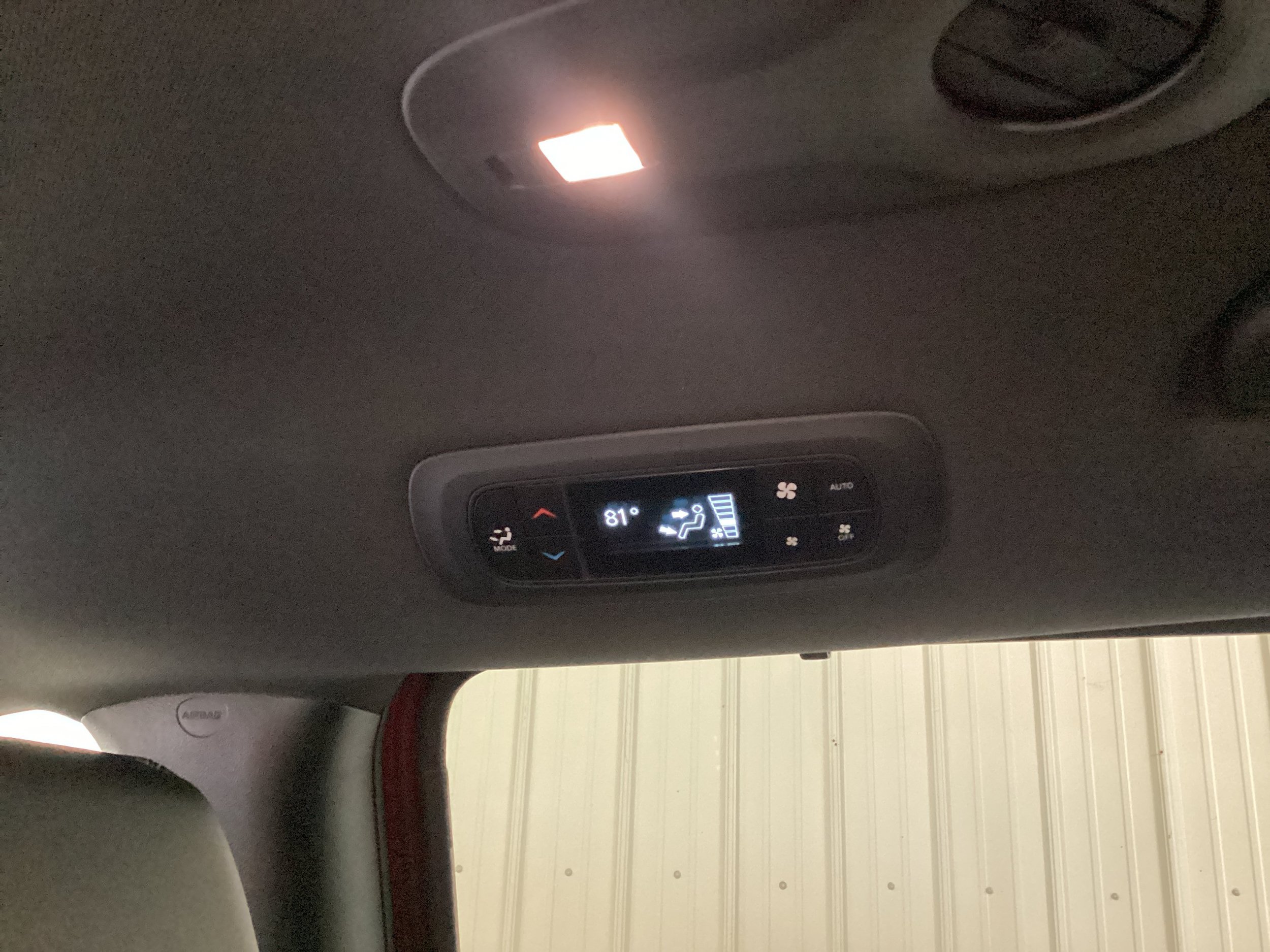 Used 2025 Chrysler Pacifica Select AWD/4WD image 34