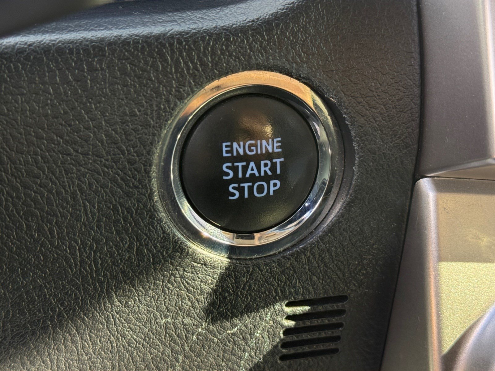 Used 2020 Toyota 4Runner Limited AWD/4WD image 28