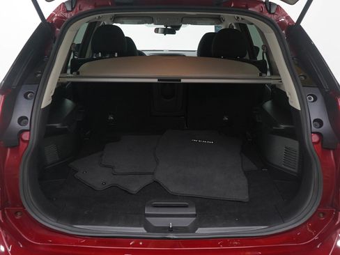 Used 2020 Nissan Rogue SV image 14