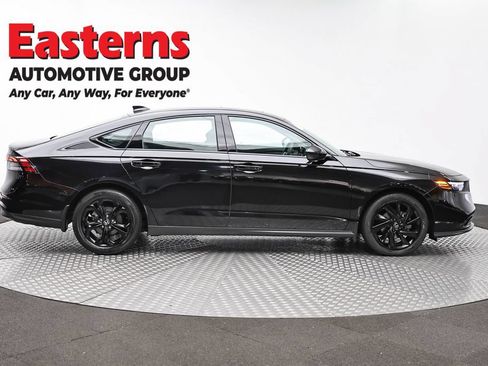 Used 2025 Honda Accord SE image 4