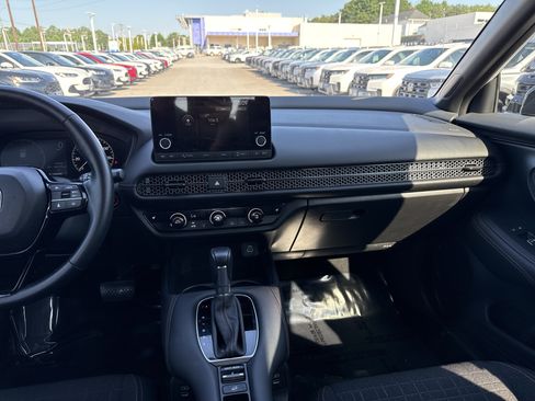Used 2025 Honda HR-V Sport image 29