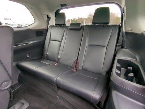 Certified 2025 Toyota Grand Highlander XLE image 16