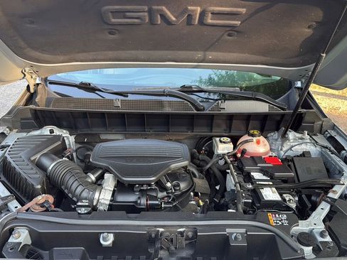 Used 2017 GMC Acadia SLT AWD/4WD image 9